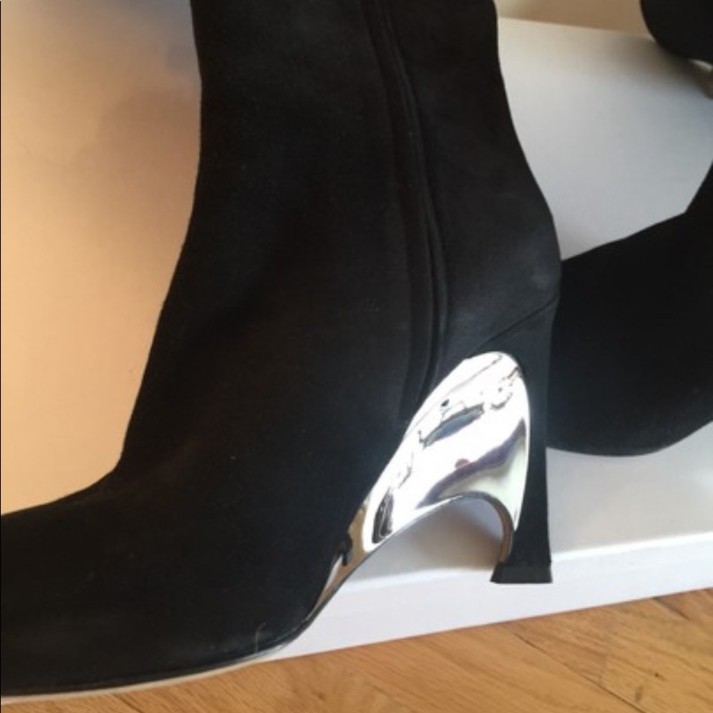 Boots - Picture 2 of 5